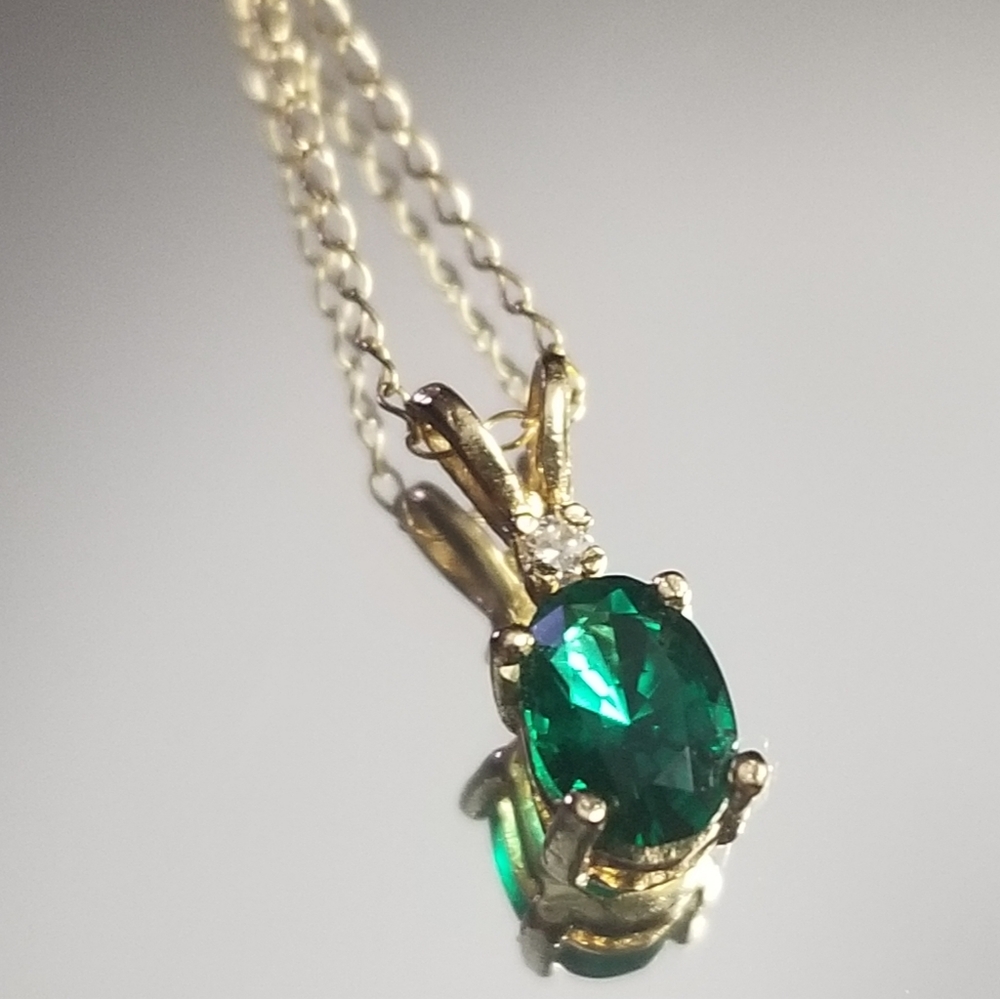 Emerald and Diamond Pendant 14kt